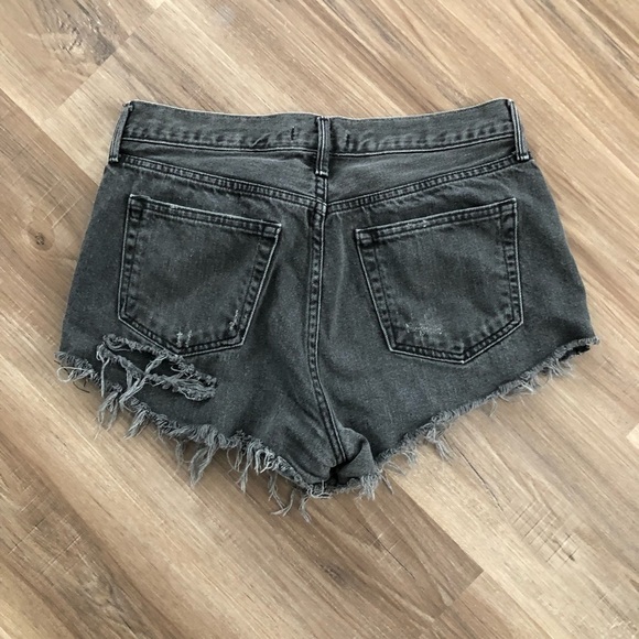Forever 21 gray wash high waisted distressed denim shorts size 28 - Picture 4 of 5
